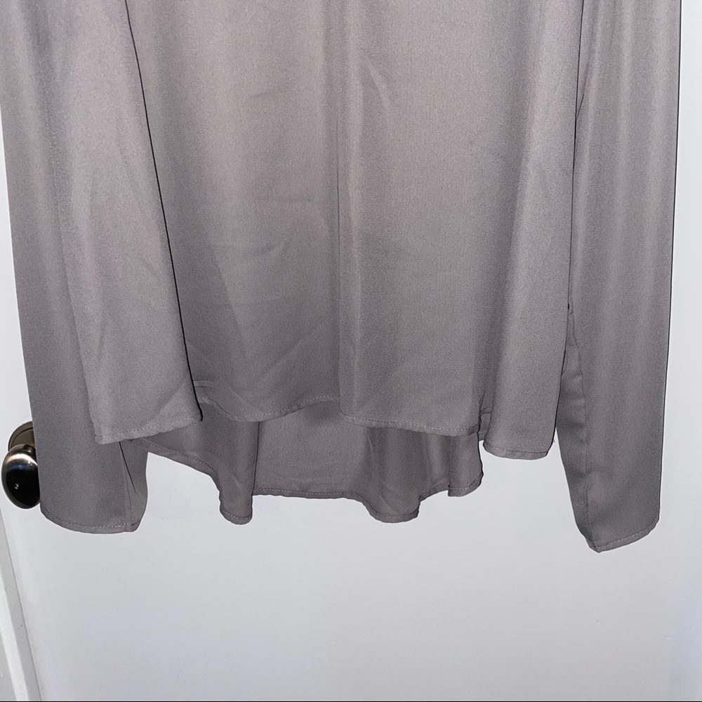 Dearcase Blouse Gray NWT - Picture 4 of 12